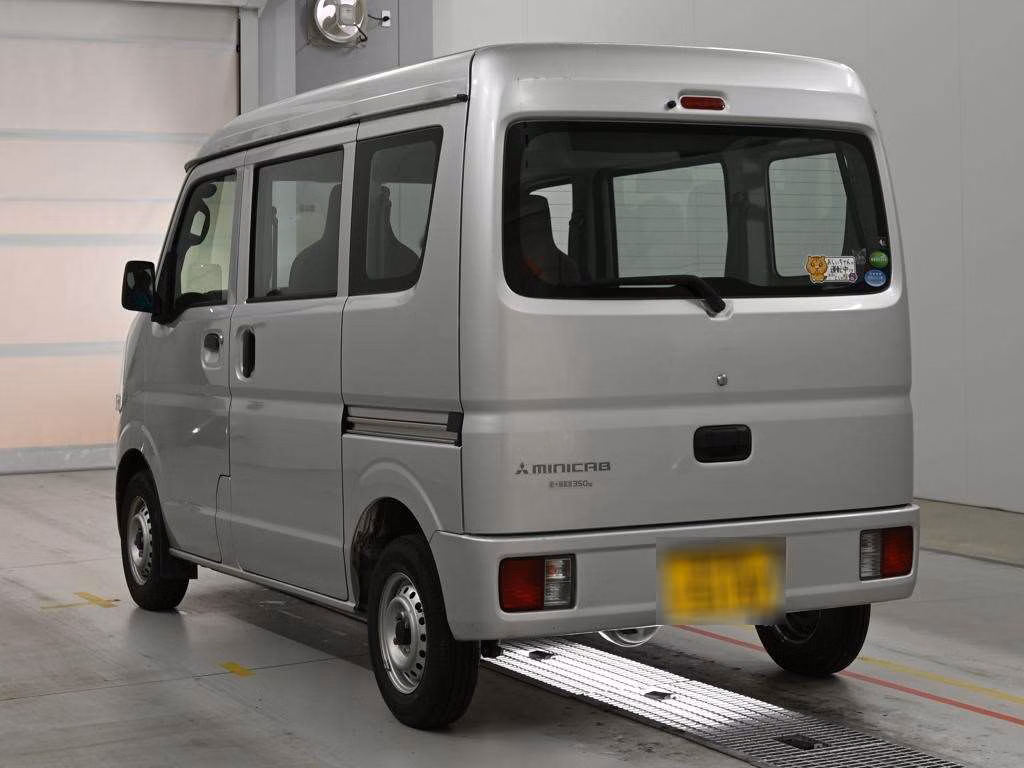 MITSUBISHI MINICAB