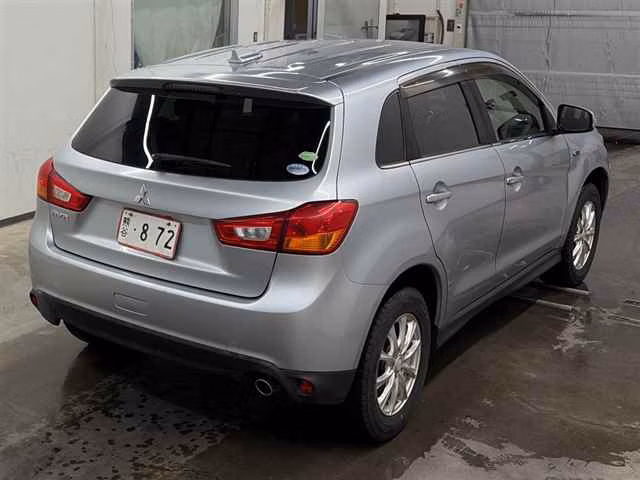 MITSUBISHI RVR