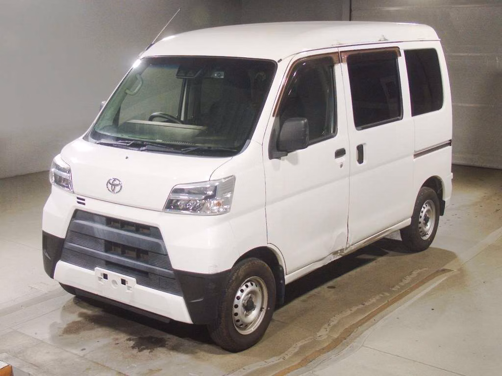 TOYOTA PIXIS VAN
