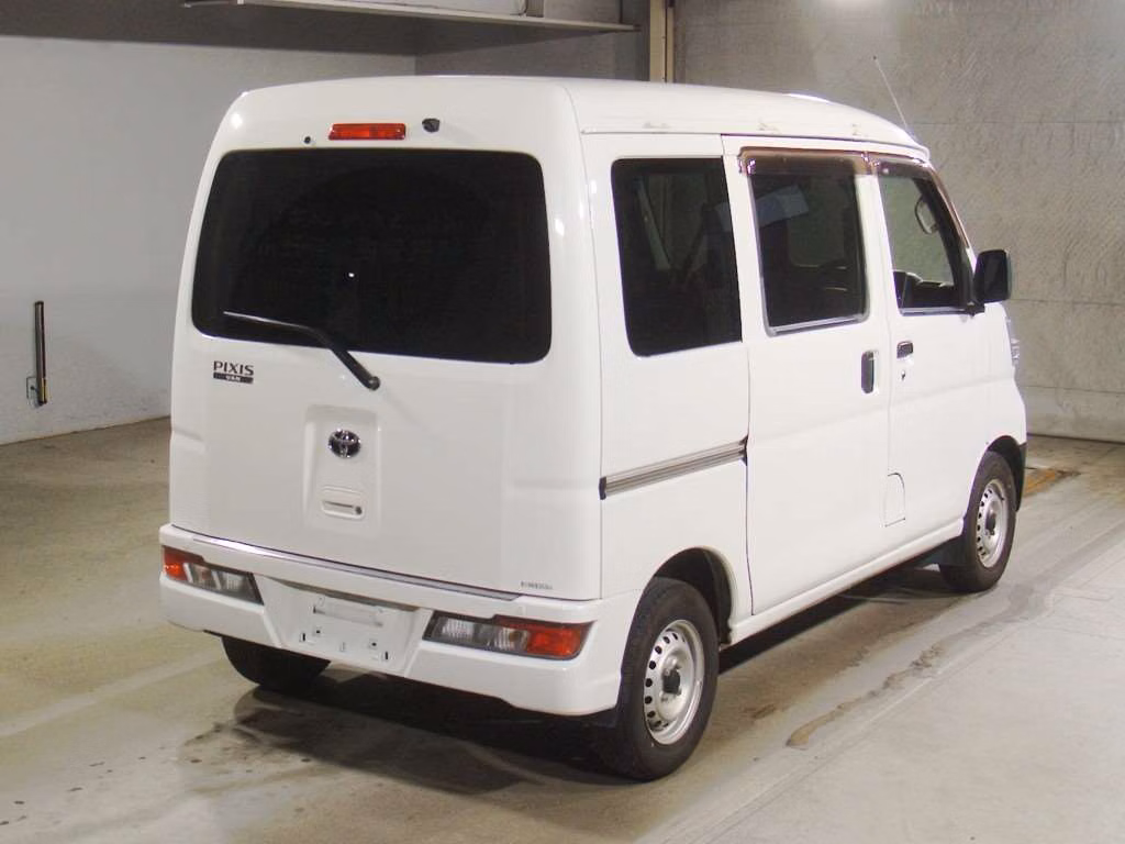 TOYOTA PIXIS VAN