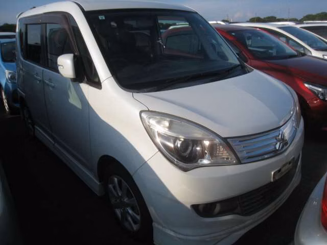 MITSUBISHI DELICA D:2