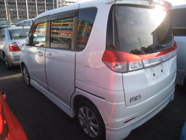 MITSUBISHI DELICA D:2