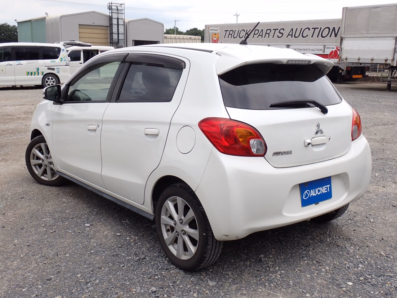 MITSUBISHI MIRAGE
