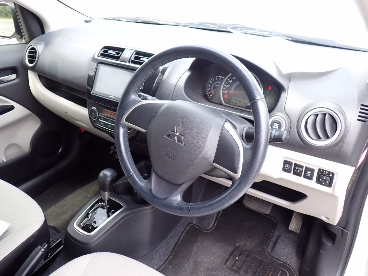 MITSUBISHI MIRAGE