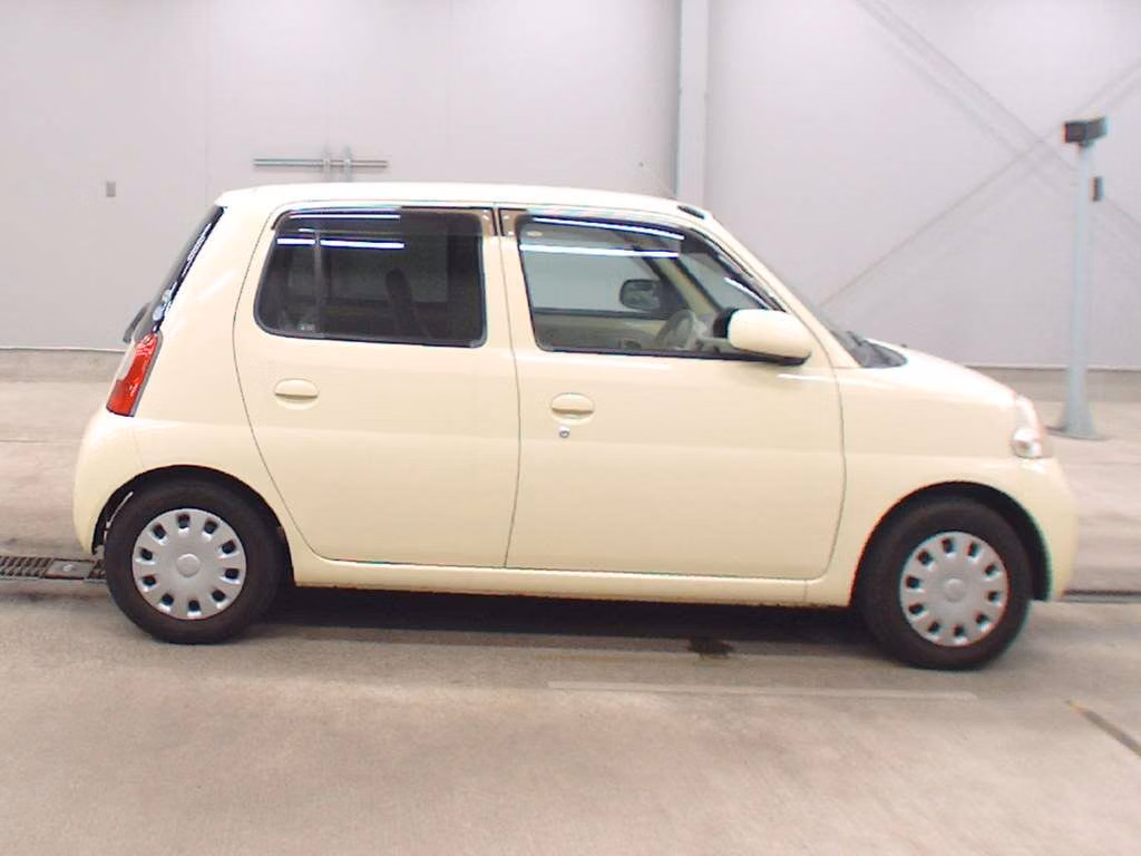 DAIHATSU ESSE