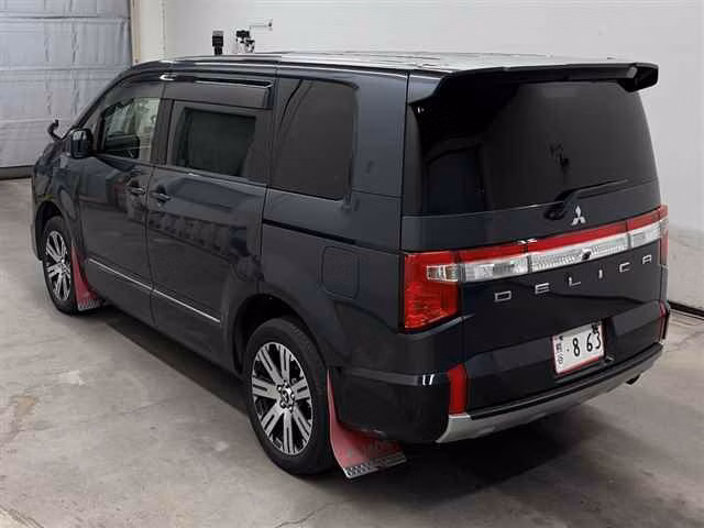 MITSUBISHI DELICA D:5