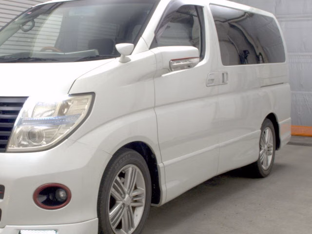 NISSAN ELGRAND