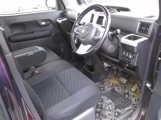 DAIHATSU WAKE