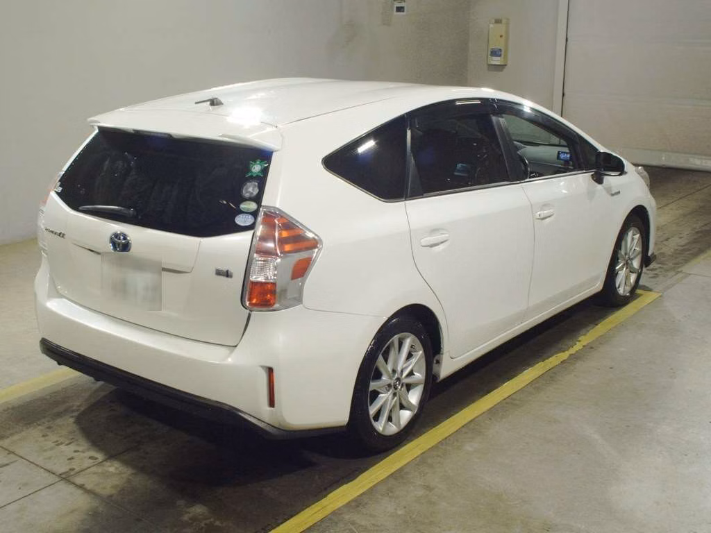 TOYOTA PRIUS ALPHA