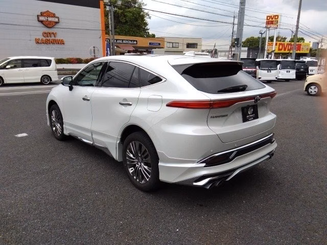 TOYOTA HARRIER