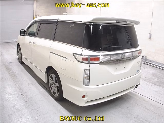 NISSAN ELGRAND