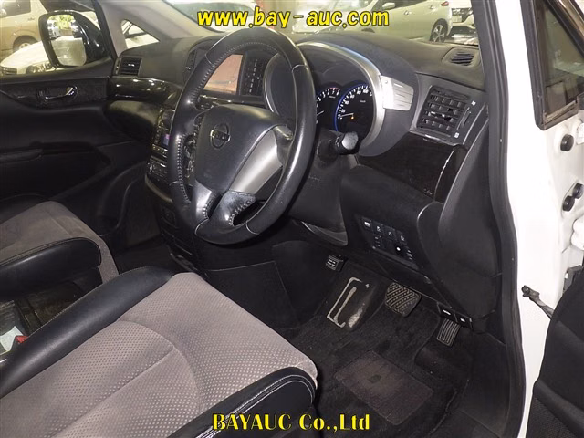 NISSAN ELGRAND