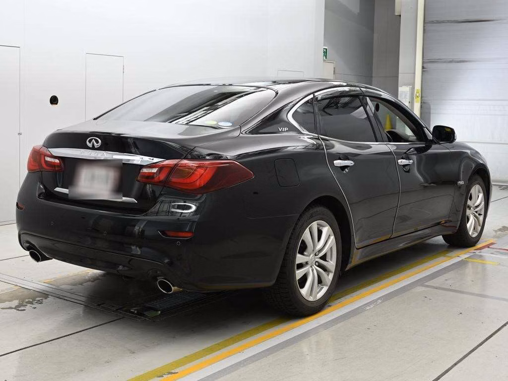 NISSAN FUGA