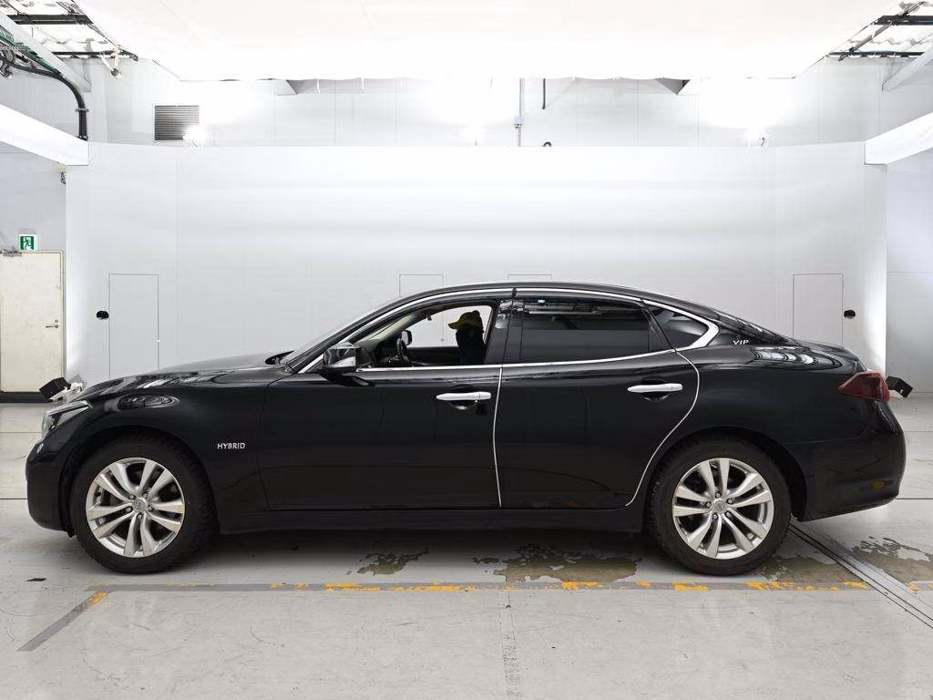 NISSAN FUGA