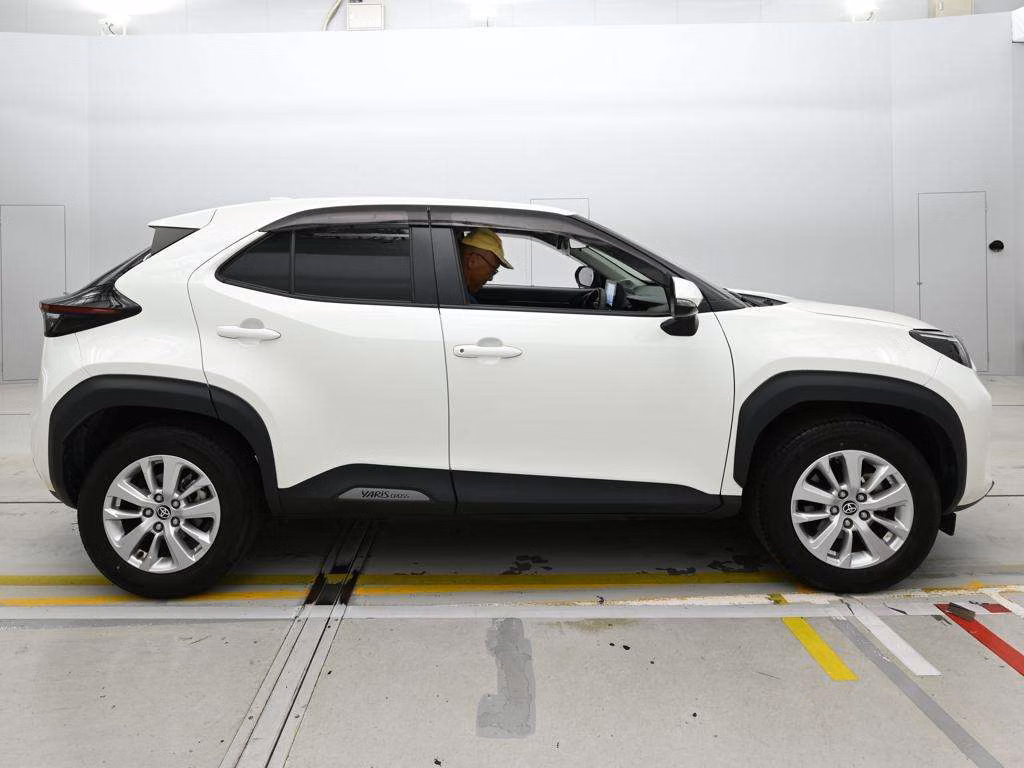 TOYOTA YARIS CROSS