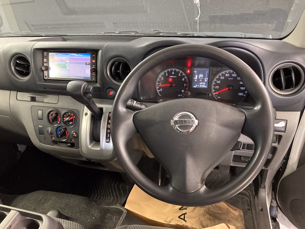 NISSAN NV350 CARAVAN