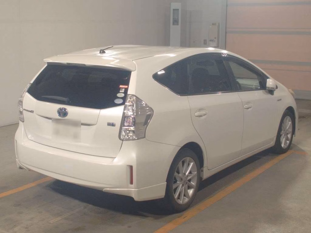 TOYOTA PRIUS ALPHA