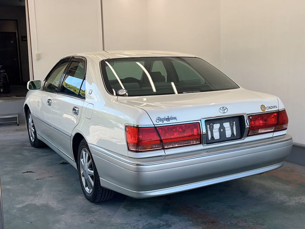 TOYOTA CROWN