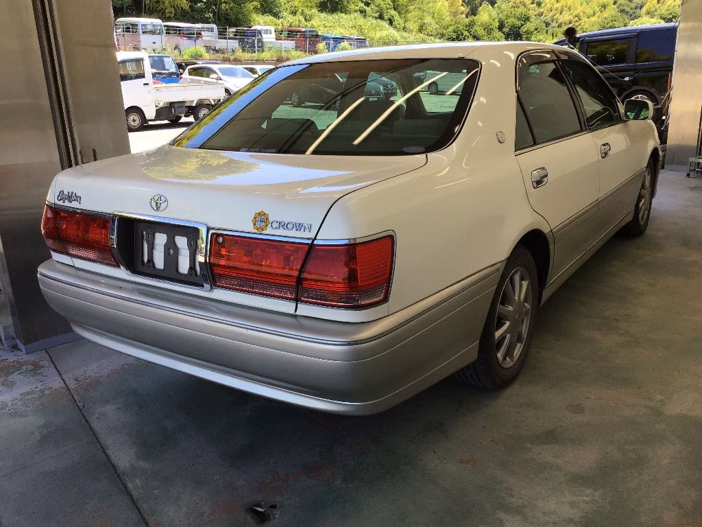 TOYOTA CROWN
