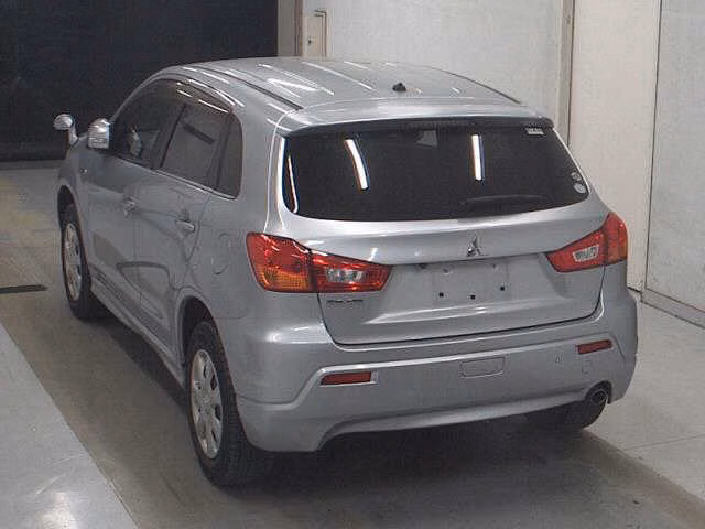 MITSUBISHI RVR