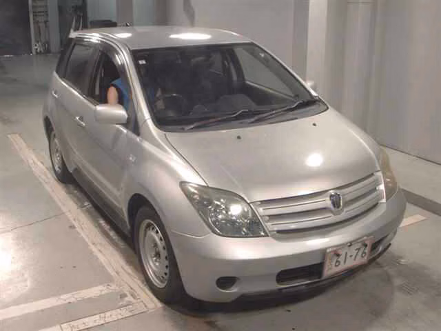 TOYOTA IST