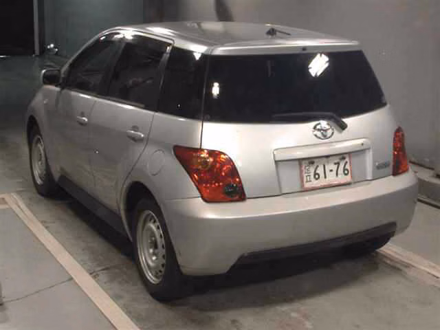 TOYOTA IST