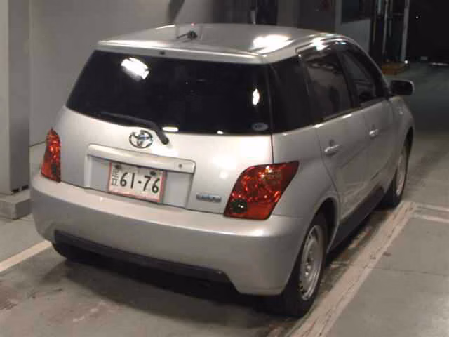 TOYOTA IST
