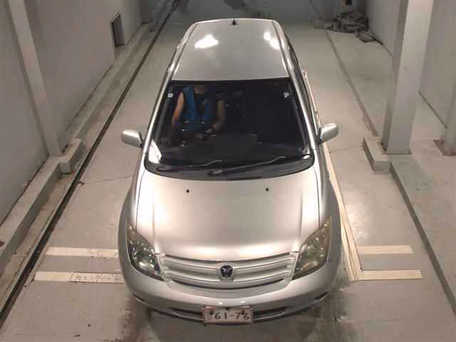 TOYOTA IST
