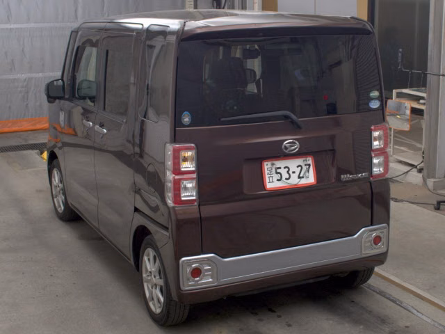 DAIHATSU WAKE