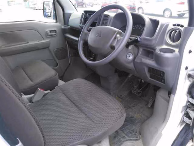 MITSUBISHI MINICAB