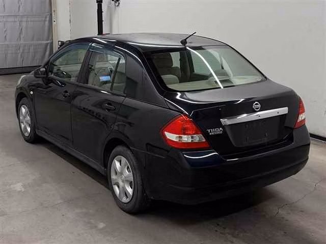 NISSAN TIIDA LATIO