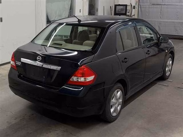 NISSAN TIIDA LATIO