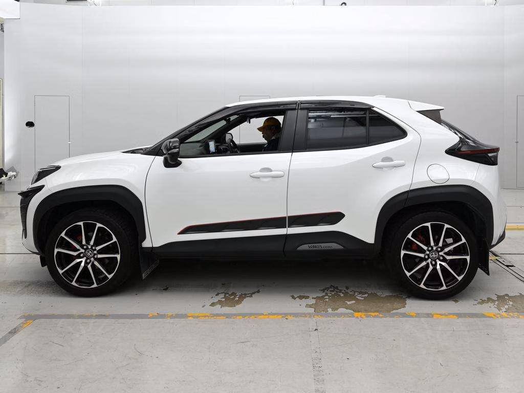 TOYOTA YARIS CROSS