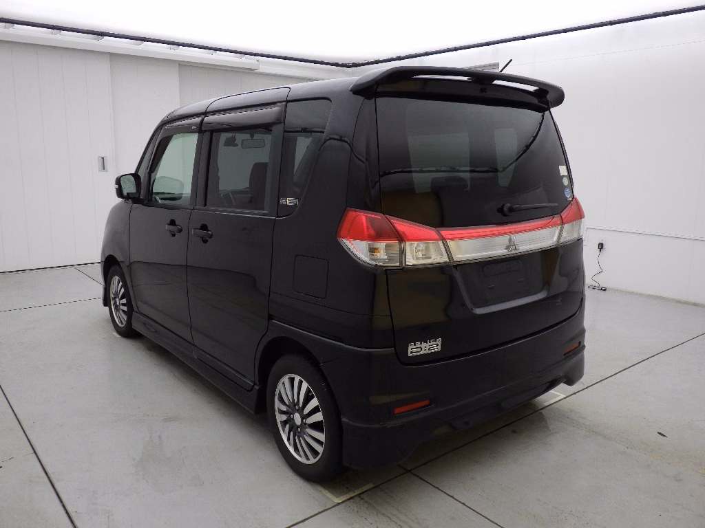 MITSUBISHI DELICA D:2