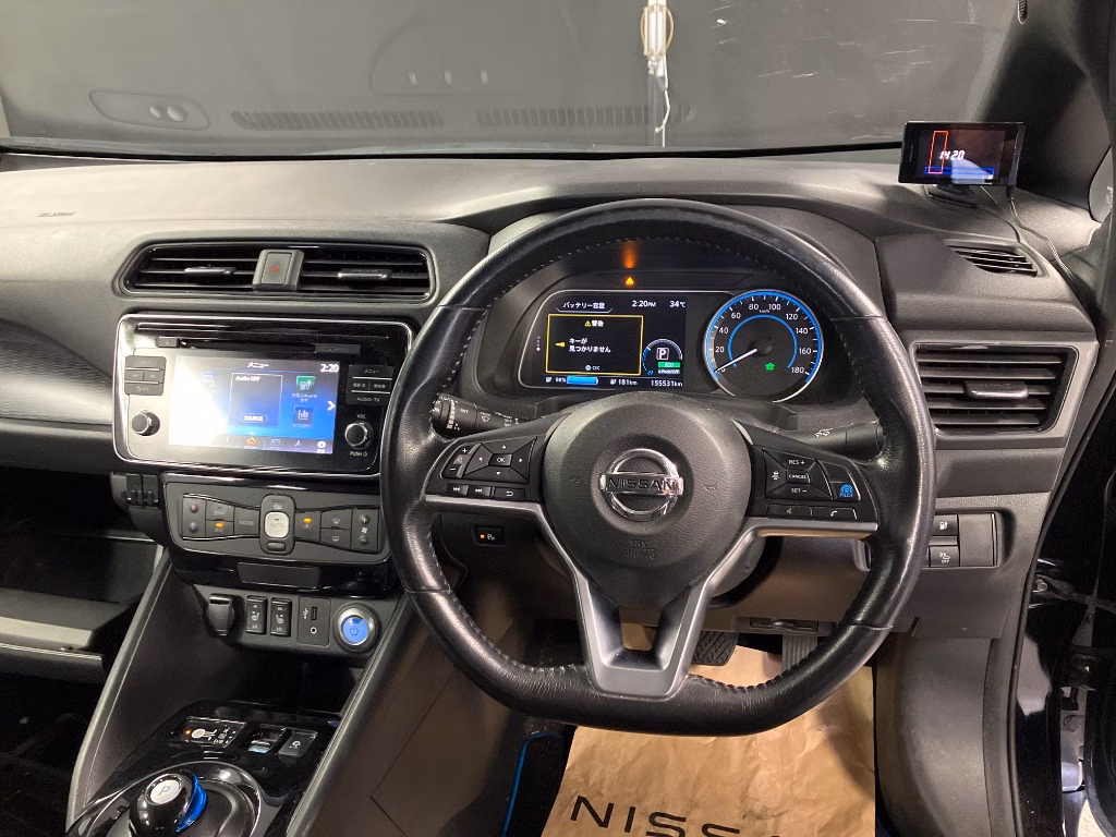 NISSAN LEAF