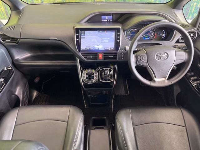 TOYOTA VOXY