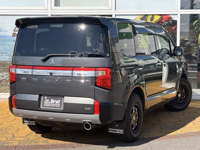 MITSUBISHI DELICA D:5
