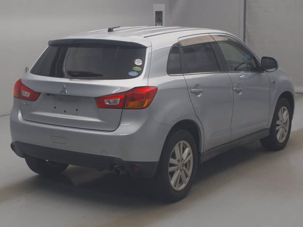 MITSUBISHI RVR