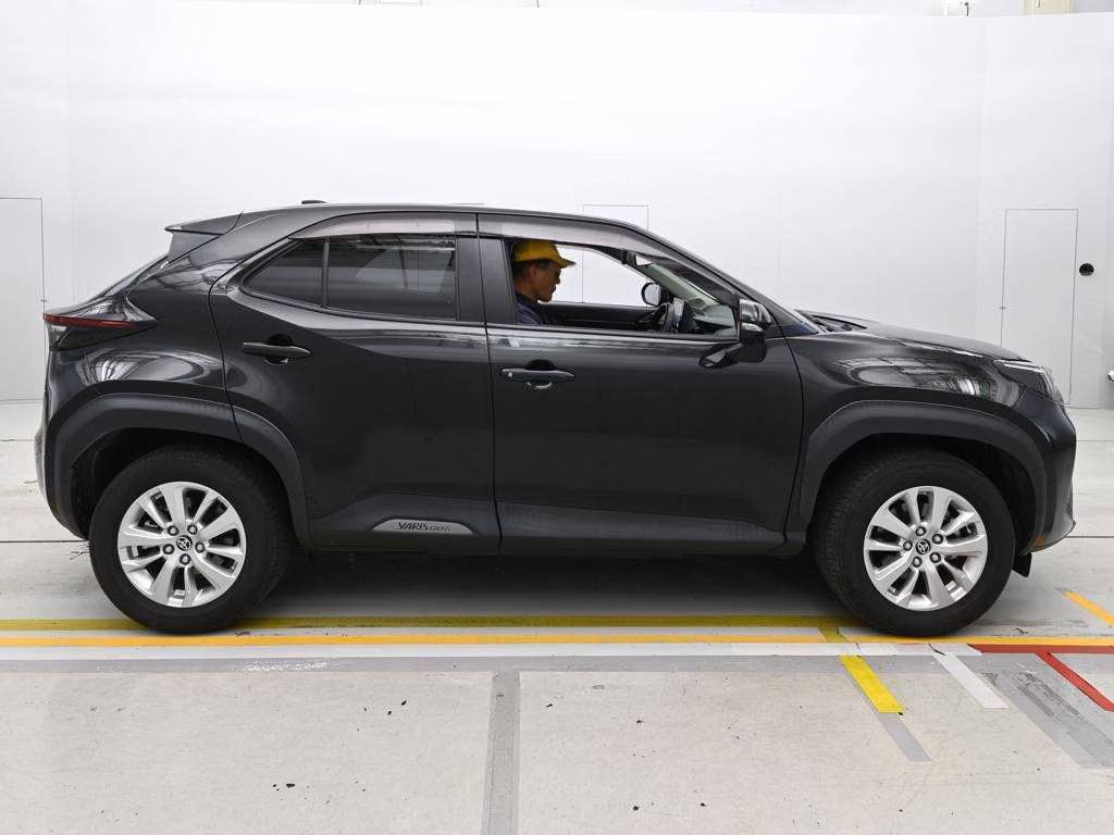 TOYOTA YARIS CROSS