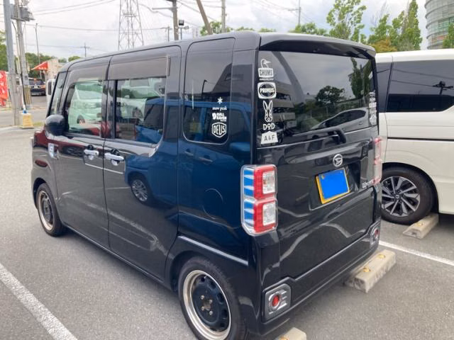 DAIHATSU WAKE