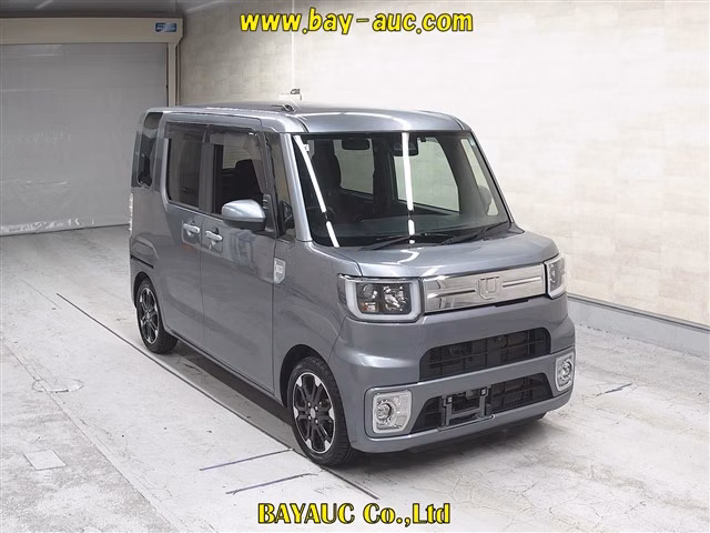 DAIHATSU WAKE