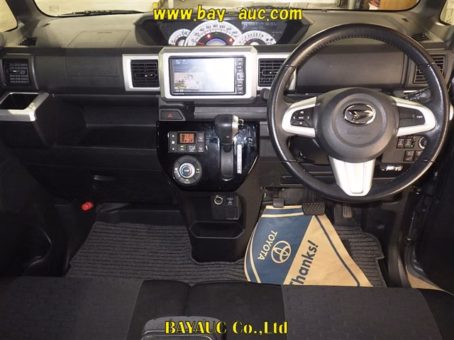 DAIHATSU WAKE