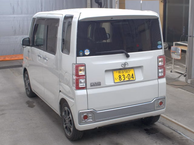 TOYOTA PIXIS MEGA