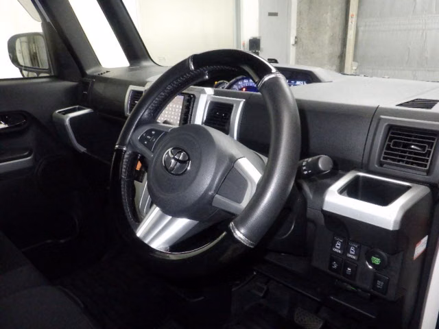 TOYOTA PIXIS MEGA