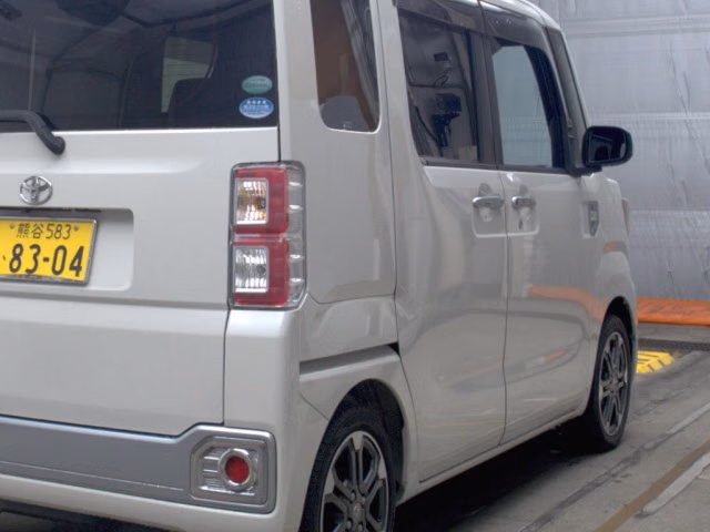 TOYOTA PIXIS MEGA