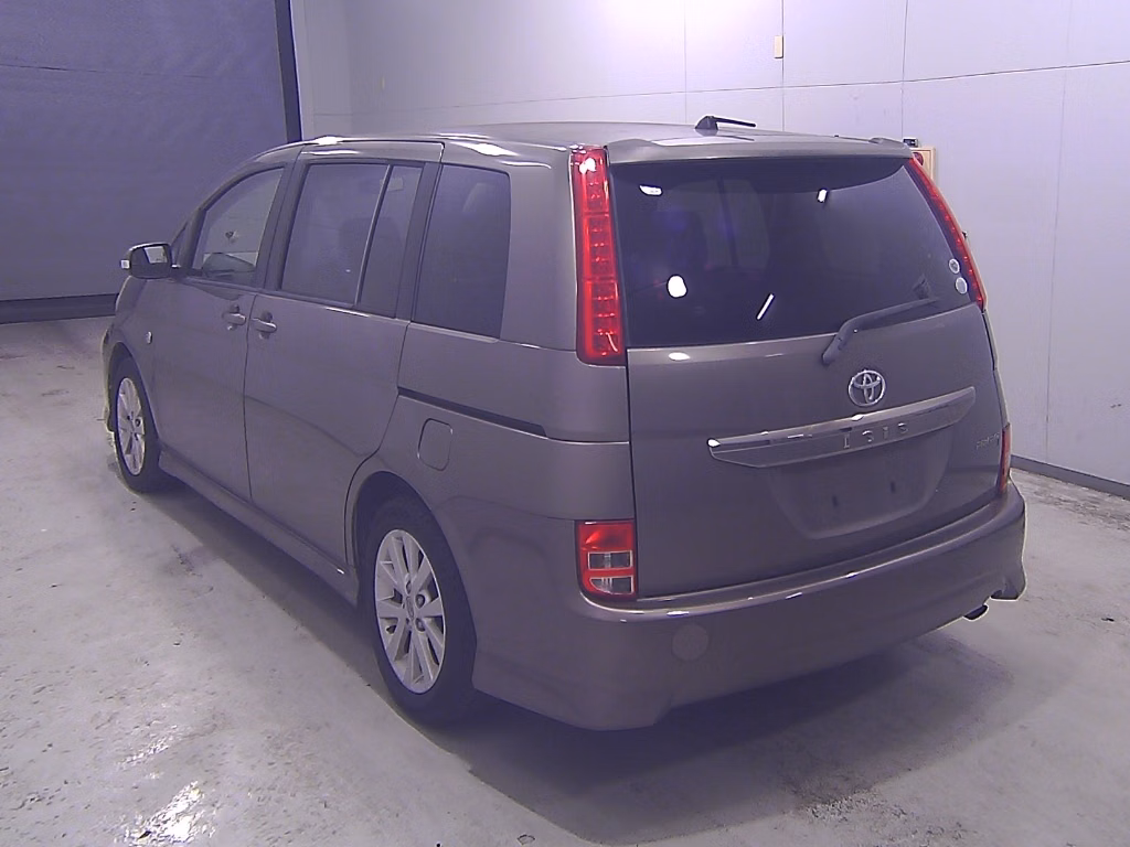 TOYOTA ISIS