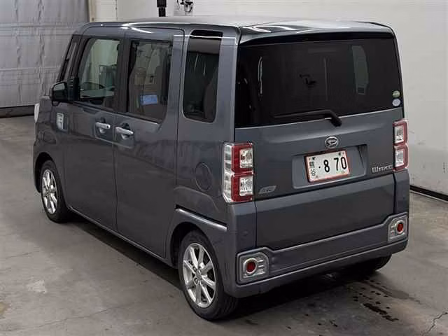 DAIHATSU WAKE