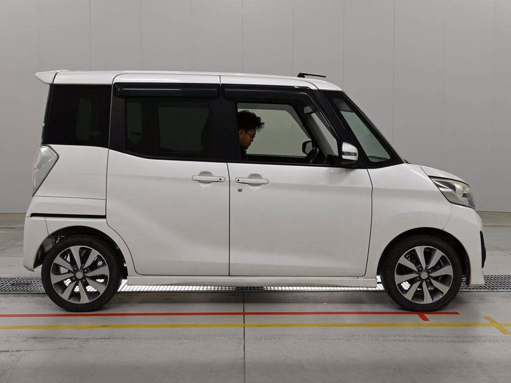 MITSUBISHI EK SPACE