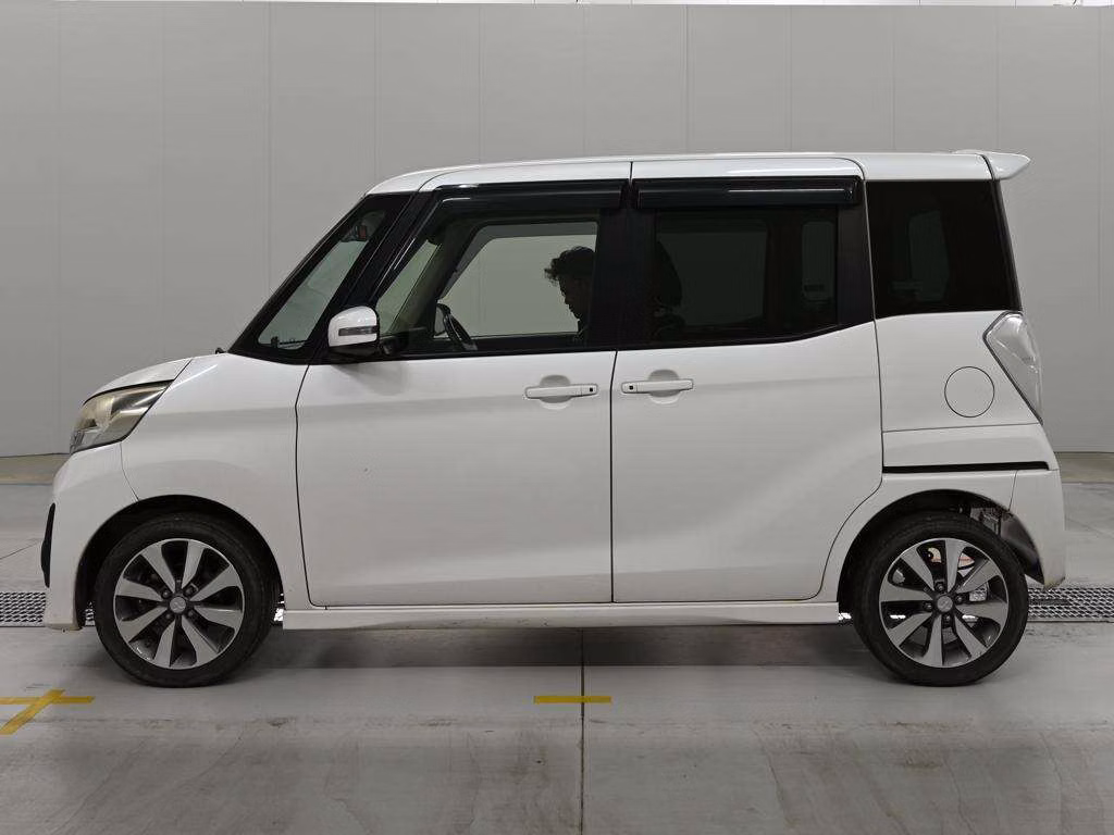 MITSUBISHI EK SPACE