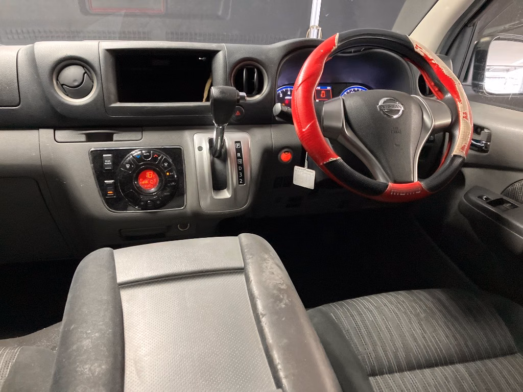 NISSAN NV350 CARAVAN